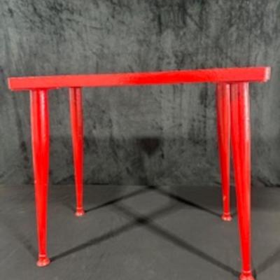 SMALLER TABLE PAINTED WITH ROOSTER