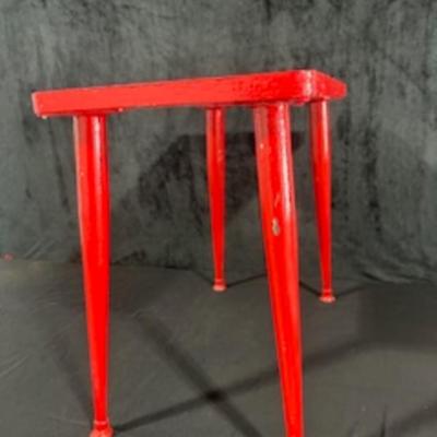 SMALLER TABLE PAINTED WITH ROOSTER