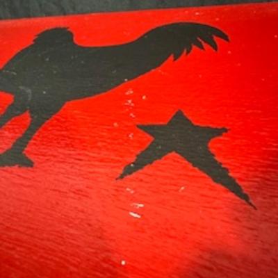 SMALLER TABLE PAINTED WITH ROOSTER