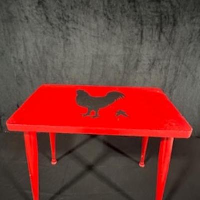 SMALLER TABLE PAINTED WITH ROOSTER