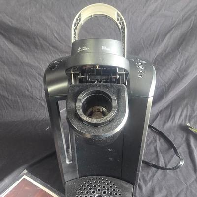 KEURIG COFFEE MAKER