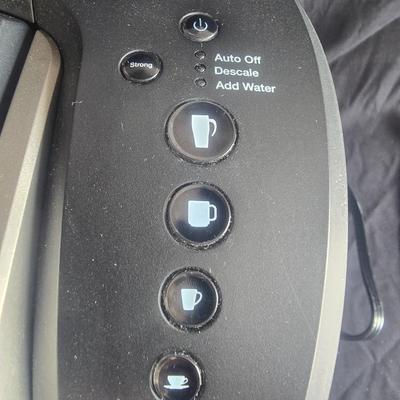 KEURIG COFFEE MAKER
