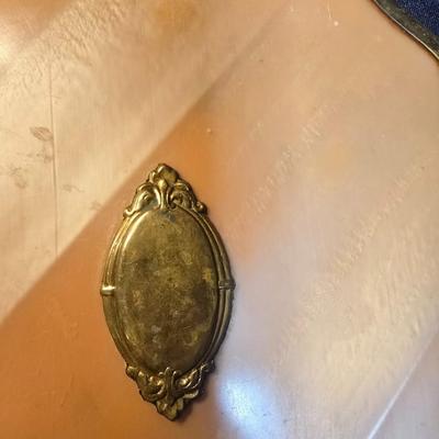 BRASS BASE DOUBLE LIGHTED LAMP, VANITY MIRROR, 2 NECKLACES AND A PURSE