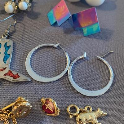Estate Jewelry Lot Earrings Cufflinks Stick Pins +++