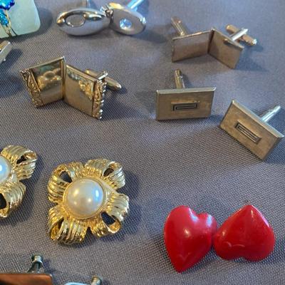 Estate Jewelry Lot Earrings Cufflinks Stick Pins +++