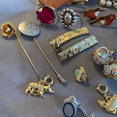 Estate Jewelry Lot Earrings Cufflinks Stick Pins +++