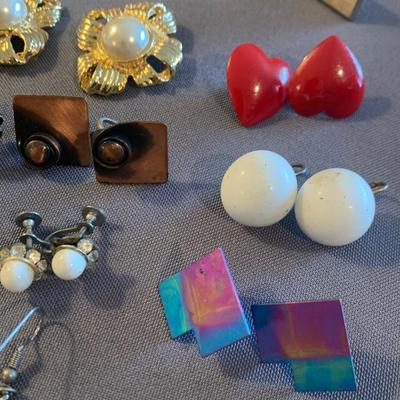 Estate Jewelry Lot Earrings Cufflinks Stick Pins +++