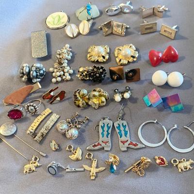 Estate Jewelry Lot Earrings Cufflinks Stick Pins +++