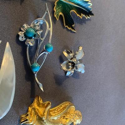 Estate Brooches Jewelry Lot