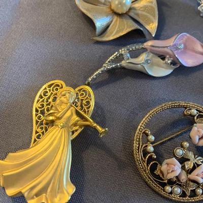 Estate Brooches Jewelry Lot