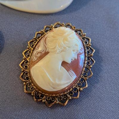 Estate Brooches Jewelry Lot