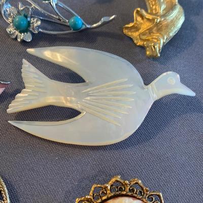 Estate Brooches Jewelry Lot