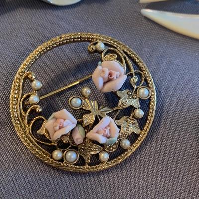 Estate Brooches Jewelry Lot