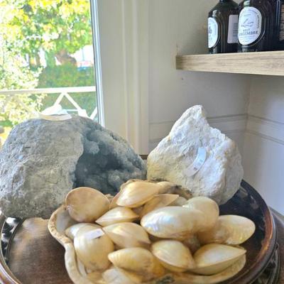 Sale Photo Thumbnail #36: Geodes and shells