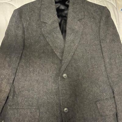 Men’s London Fog Coat. Size 44R