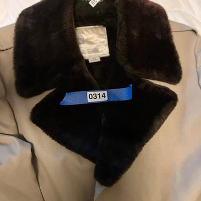 Men’s LondyFog Coat. Size 42 Long