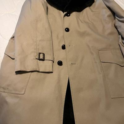 Men’s LondyFog Coat. Size 42 Long