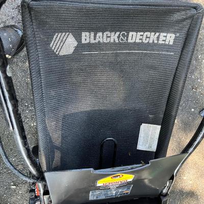 Black & Decker Electric Lawn Mower with Bagger / tested