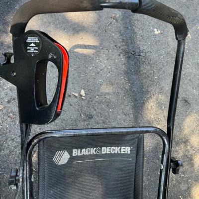 Black & Decker Electric Lawn Mower with Bagger / tested