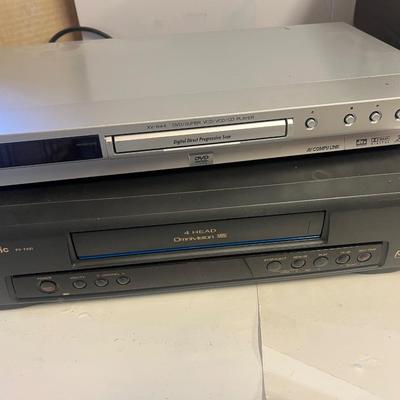 5 piece lot - DVD / Cassette & VHS units