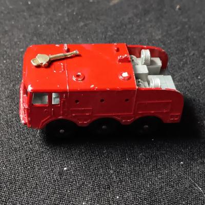MATCHBOX SERIES NO 46 BLUE SEDAN & "FOAMITE" CRASH TENDER NO 63