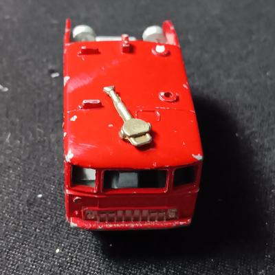 MATCHBOX SERIES NO 46 BLUE SEDAN & "FOAMITE" CRASH TENDER NO 63