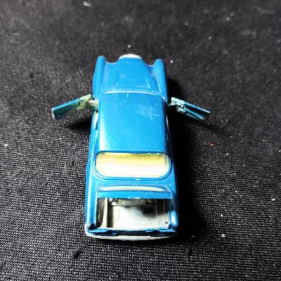 MATCHBOX SERIES NO 46 BLUE SEDAN & "FOAMITE" CRASH TENDER NO 63