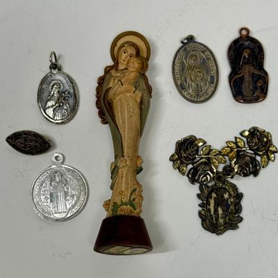 Sale Photo Thumbnail #267: Pin, Pendants, charms figurine in fair to good condition - see photos
