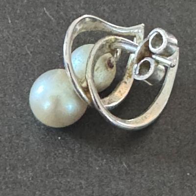 Double pearl earrings