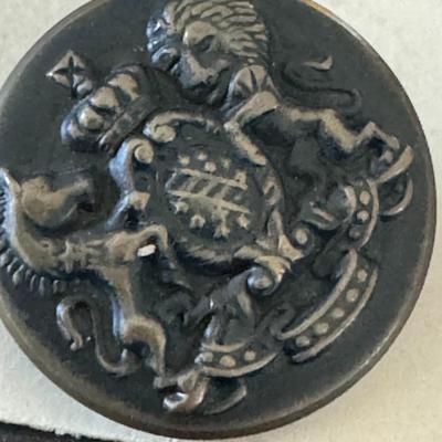 WW1 OXFORD & BUCKINGHAMSHIRE uniform buttons from thE Light Infantry regiment of the British Army.