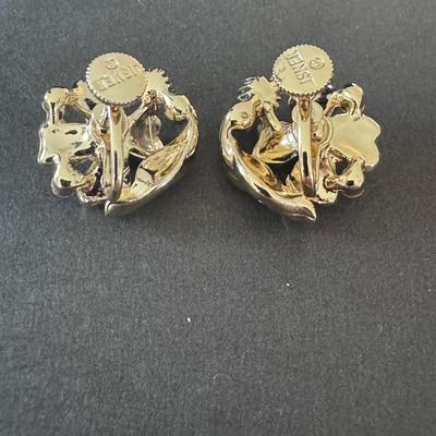 LISNER vintage flower-shaped earrings, clip-on