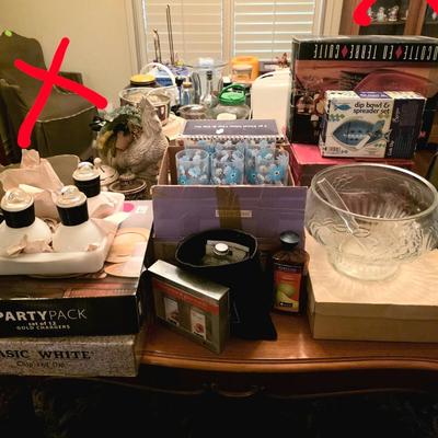 Sale Photo Thumbnail #91: Miscellaneous kitchen items. Must take entire lot.