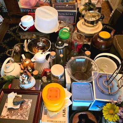 Sale Photo Thumbnail #88: Miscellaneous kitchen items. Must take entire lot.