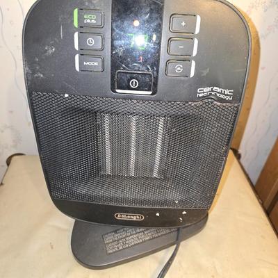 Ceramic heater