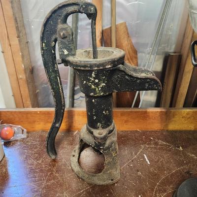 Yard Garden Art Decor Cast Iron Well Water Hand Pump