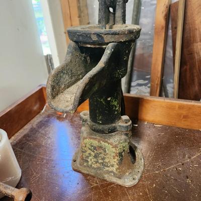 Yard Garden Art Decor Cast Iron Well Water Hand Pump