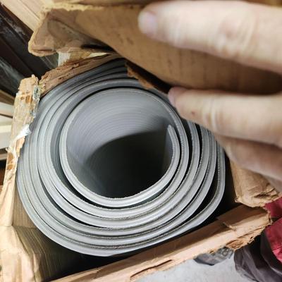 1 Box Roll of Rubbermaid Anti Fatigue Matting 3'x12'x 3/8" Workshop Garage Flooring