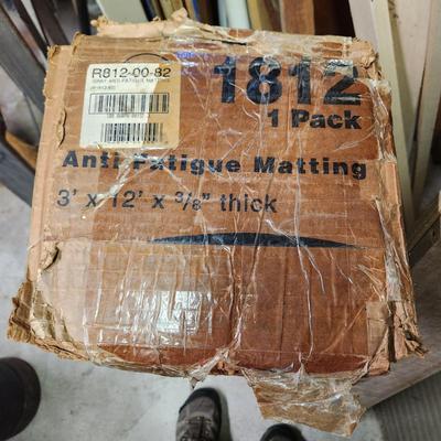 1 Box Roll of Rubbermaid Anti Fatigue Matting 3'x12'x 3/8" Workshop Garage Flooring