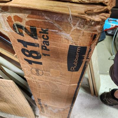 1 Box Roll of Rubbermaid Anti Fatigue Matting 3'x12'x 3/8" Workshop Garage Flooring