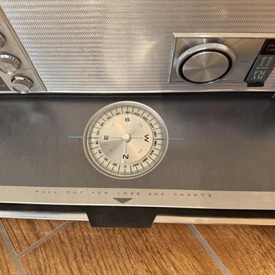Vintage 1969 Zenith 11 Band Radio - works!