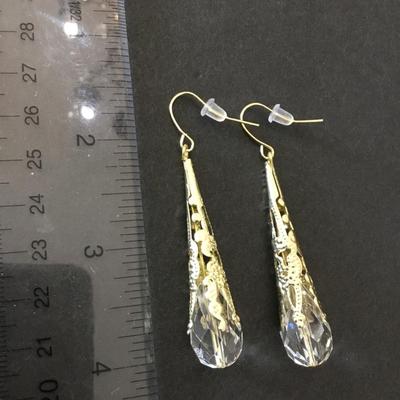 Beautiful antique gold, toned, crystal drop dangle earrings. Very nice very beautiful.