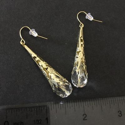 Beautiful antique gold, toned, crystal drop dangle earrings. Very nice very beautiful.