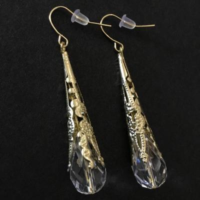 Beautiful antique gold, toned, crystal drop dangle earrings. Very nice very beautiful.