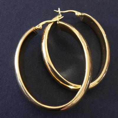 Beautiful, vintage oval hoop, earrings