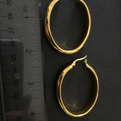Beautiful, vintage oval hoop, earrings