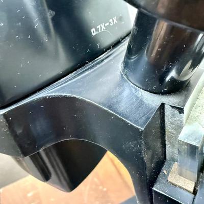 Sale Photo Thumbnail #346: Binocular microscope with built-in light, light control can set light to 3 different brightness levels. Tested, works as expected.