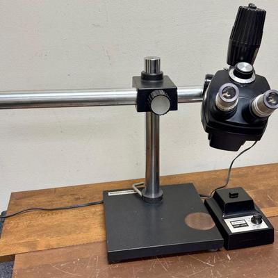Sale Photo Thumbnail #340: Binocular microscope with built-in light, light control can set light to 3 different brightness levels. Tested, works as expected.
