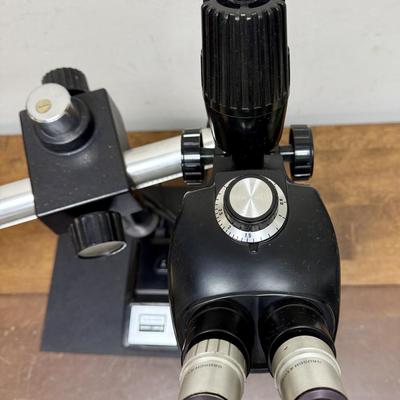 Sale Photo Thumbnail #348: Binocular microscope with built-in light, light control can set light to 3 different brightness levels. Tested, works as expected.