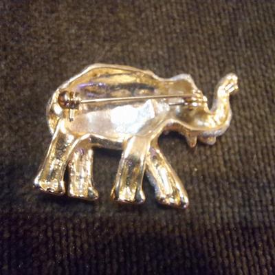 Sale Photo Thumbnail #29: Elephant brooch