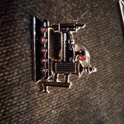 Sale Photo Thumbnail #96: brooches of vintage sewing machines